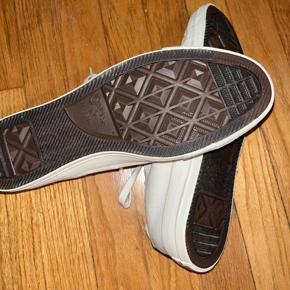 Converse - Picture 2 of 3